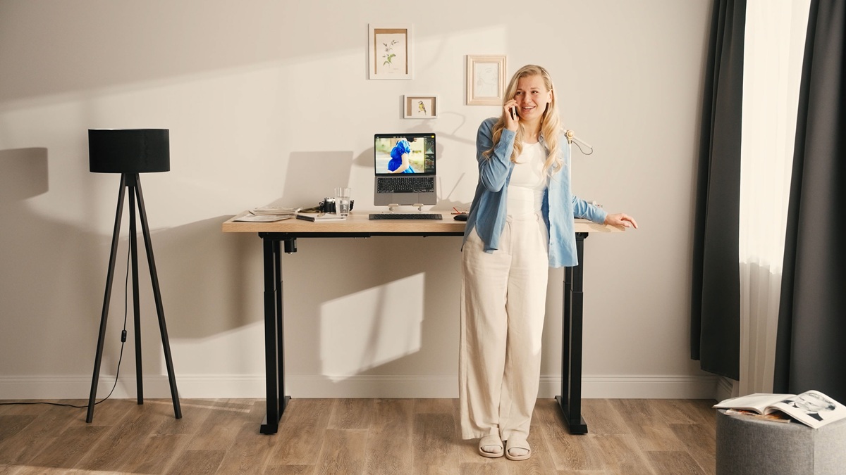 Jak dobrać wysokość biurka do wzrostu? Sprawdź prosty sposób obliczenia